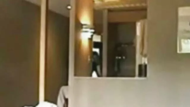 Cute babe reibt Ihre harte deutsche reife frau porn Klitoris und erreicht Höhepunkt