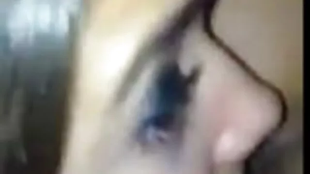 Oma schluckt zwei sex mit deutschen reifen frauen Schwänze
