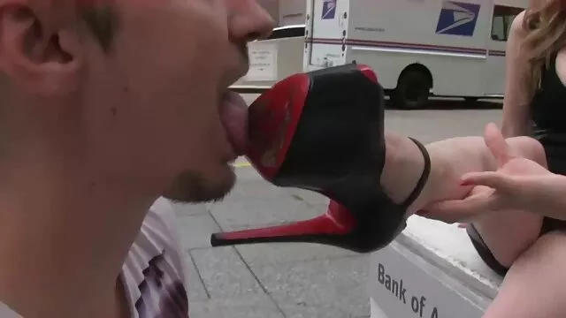 Blowjob in Hülle reife deutsche porn und fülle im Friseursalon Schwanz Partei
